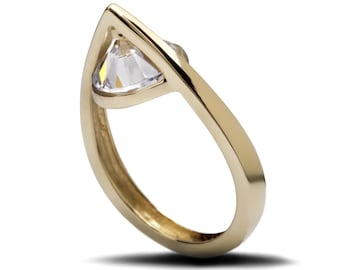 A Drop of Tear Ring (Gold Version)