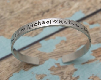 Bracelet jonc personnalisé estampé à la main, votre citation ou vos noms préférés