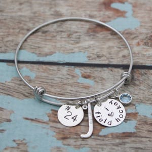 Brazalete de hockey sobre césped personalizado, pulsera de hockey sobre césped, joyería del equipo de hockey sobre césped, brazalete de jugador de hockey sobre césped, joyería estampada a mano
