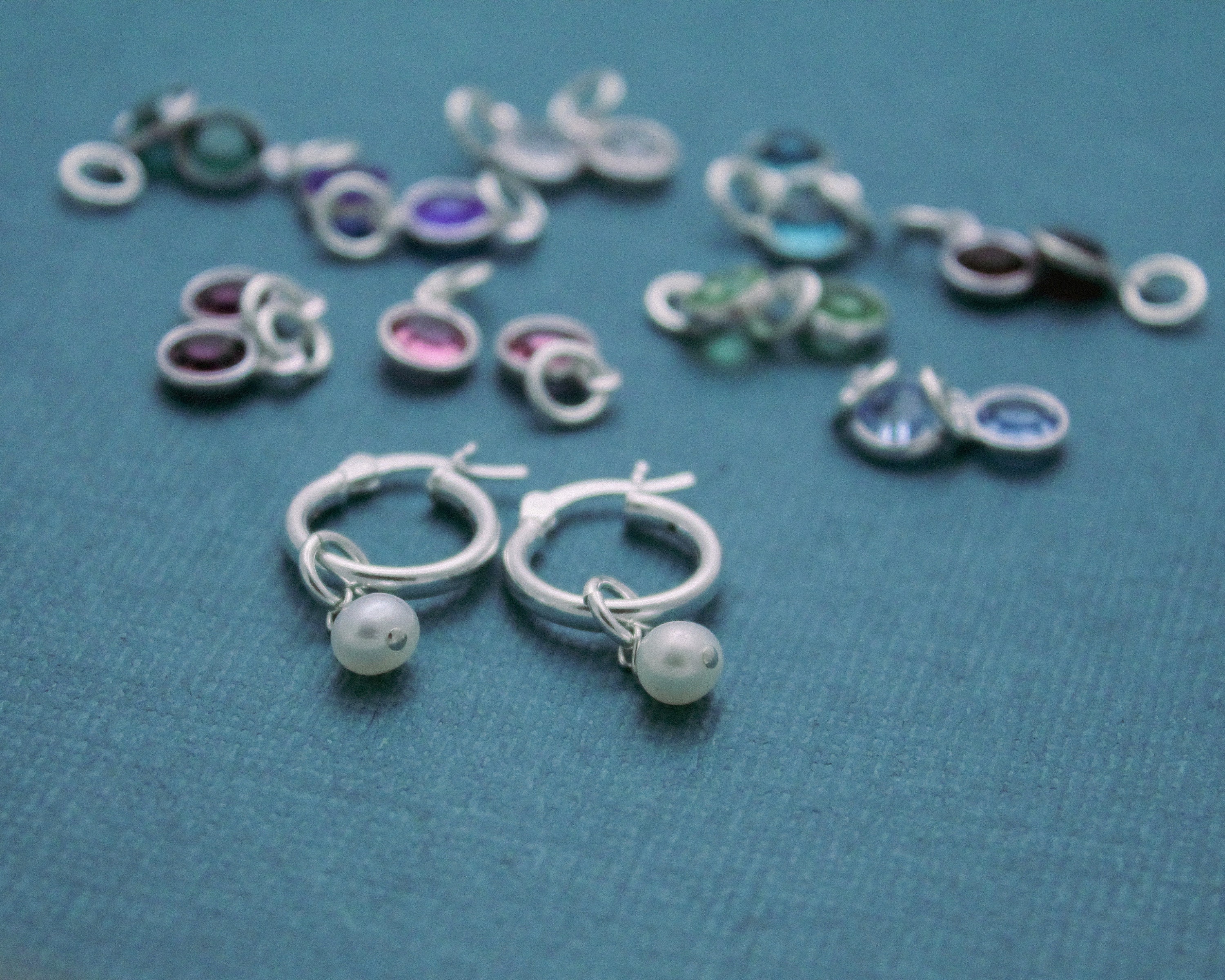 Changeable Hoop Earrings With 10 Pairs of Charms Everyday