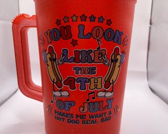 Pareces el 4 de julio - Taza de camionero Hip Sip - Vaso de 940 ml - Vasos de hospital - Citas de películas - 4 de julio - Hip Sips - Vasos