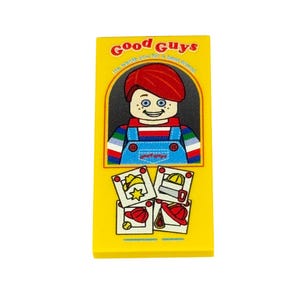 Vill du leka? - Specialtryckt Lego® 2x4-platta. Chucky Good Guys-docka från filmerna Childs Play och Chucky.