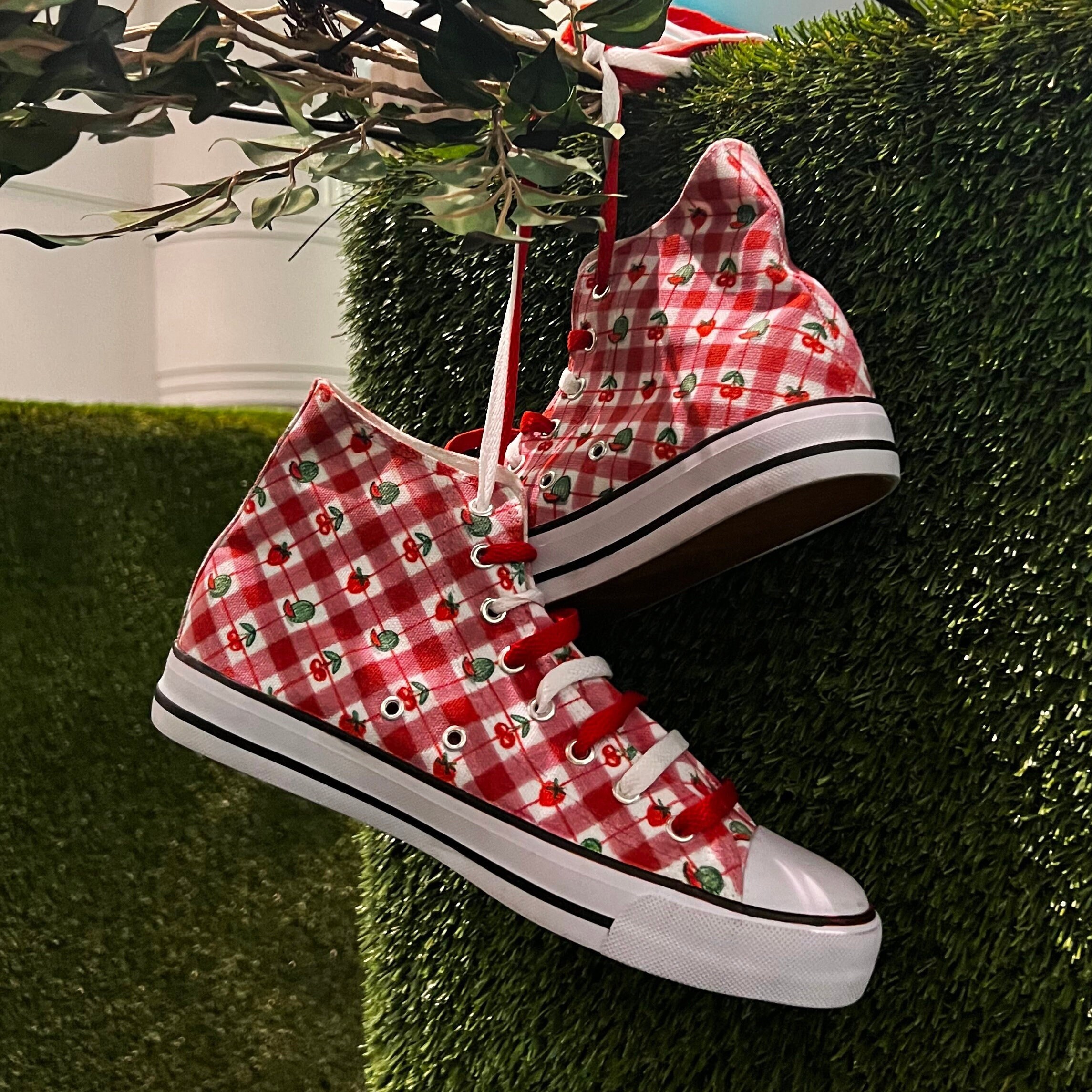 Luna converse sale