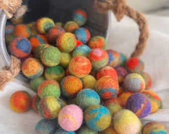 Handgefertigte Wollfilz-Pom-Poms - Multicolor 2.2 cm Bastelbälle