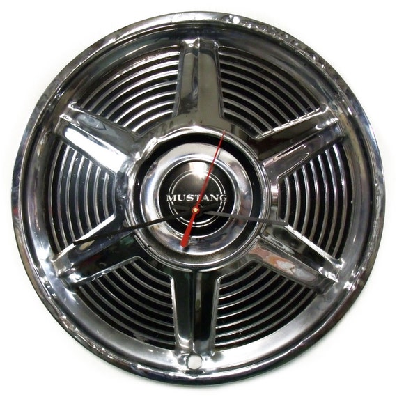 Old mustang hubcaps online