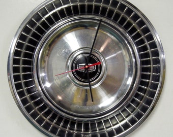 1976 Ford Maverick Hubcap Clock - 1971 - 1977 Mercury Comet Wall Clock - Classic Car Hub Cap Clock - 1972 1973 1974 1975