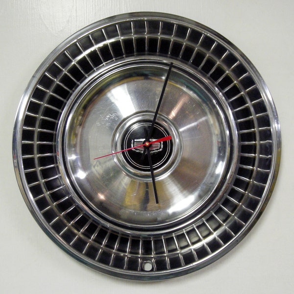 1976 Ford Maverick Hubcap Clock - 1971 - 1977 Mercury Comet Wall Clock - Classic Car Hub Cap Clock - 1972 1973 1974 1975