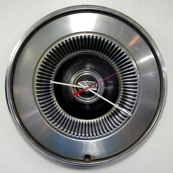 1972 - 1977 Ford Maverick, Ford Torino, Mercury Comet, Mercury Montego Wall Clock - Vintage Car Hub Cap - 1973 1974 1975 1976 - Men's Decor