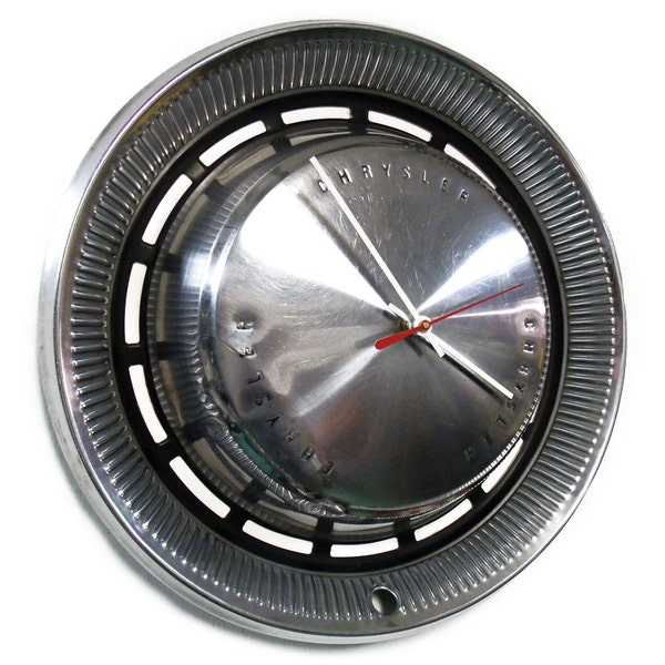 1970 Chrysler New Yorker Newport Hubcap Clock - Retro Automotive Wall Decor - Classic Car Hub Cap - Automotive Wall Art - Mens Gift Car Guy