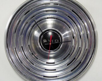 1969 Pontiac Hubcap Wall Clock - Retro PMD Catalina / Bonneville / Ventura / Executive Classic Car - Father's Gift for Husband Men's Gift