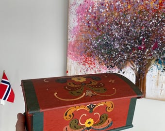 Vintage Norwegian Rosepainted Box: Mid Century Folk Art Storage