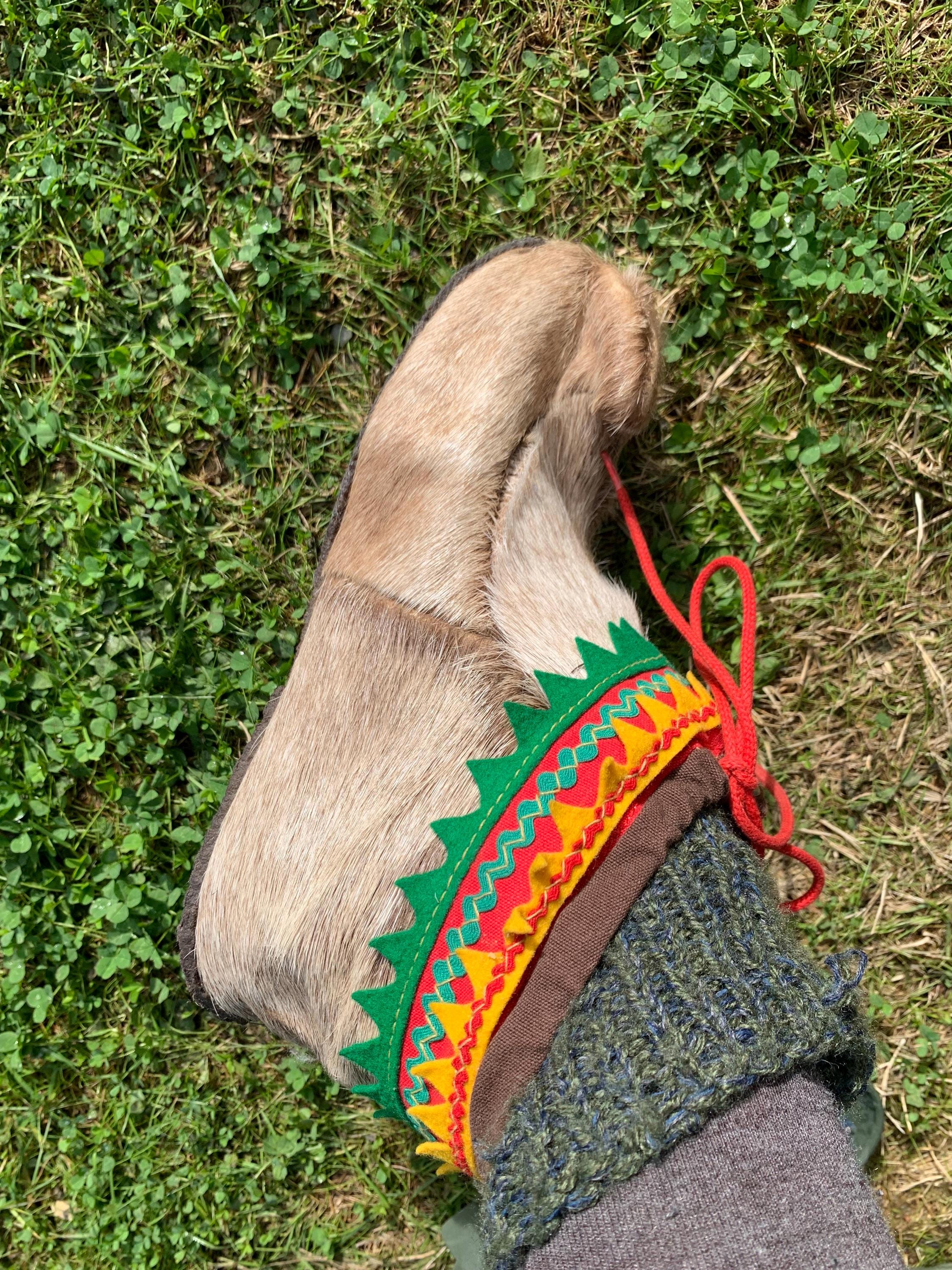 Vintage Men’s Norwegian Lapland Saami Reindeer Fur Nutukas Shoes TRADITIONAL NUTUKA SAMI BOOTS W/ REINDEER HIDE WINTER  main image 2