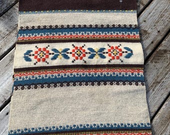 Wool Table Runner with Fringes / Vintage Collection / Scandinavian Home