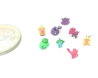 Dollhouse miniature real capsule toys (gashapon) with mini Pokemon toys, 1/12 scale