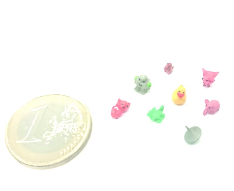 Dollhouse miniature real capsule toys gashapon with mini toys, 1/12 scale image 4