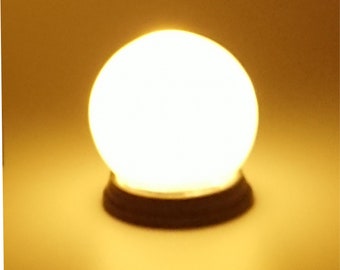 Warme weiße moderne kleine Kugel led Lampe, 1/12 Miniatur für Puppenstuben