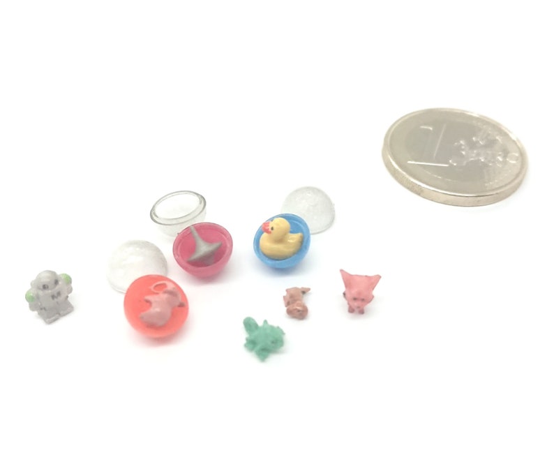 Dollhouse miniature real capsule toys gashapon with mini toys, 1/12 scale image 1