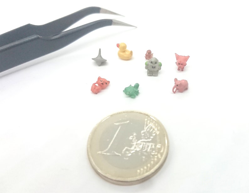 Dollhouse miniature real capsule toys gashapon with mini toys, 1/12 scale image 2