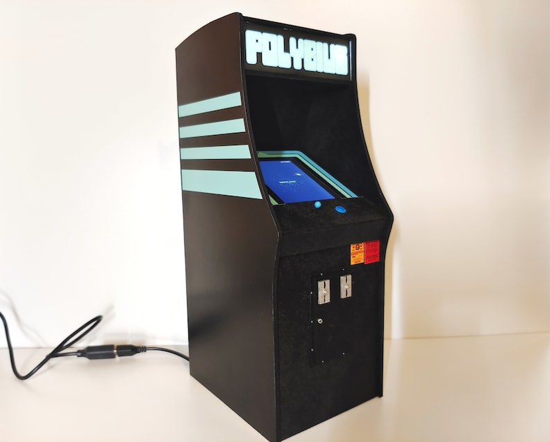 Miniature arcade machine, urban legend Polybius game, 1/6 scale image 2