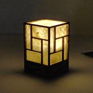 Miniatur japanische traditionelle Lampe. 1/12 Miniatur für Puppenhäuser