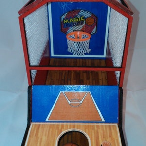 Dollhouse miniature working basketball shooting machine, with sound and lights, 1/12 scale image 3