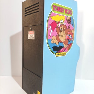 Miniature arcade machine, Donkey Kong game, 1/6 scale Playscale, New Wave Toys image 3