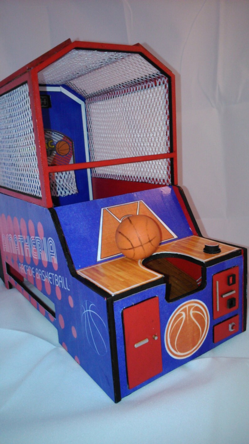 Dollhouse miniature working basketball shooting machine, with sound and lights, 1/12 scale image 1