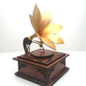 Miniature working Art Nouveau vintage gramophone, 1/12 scale for dollhouse and roombox