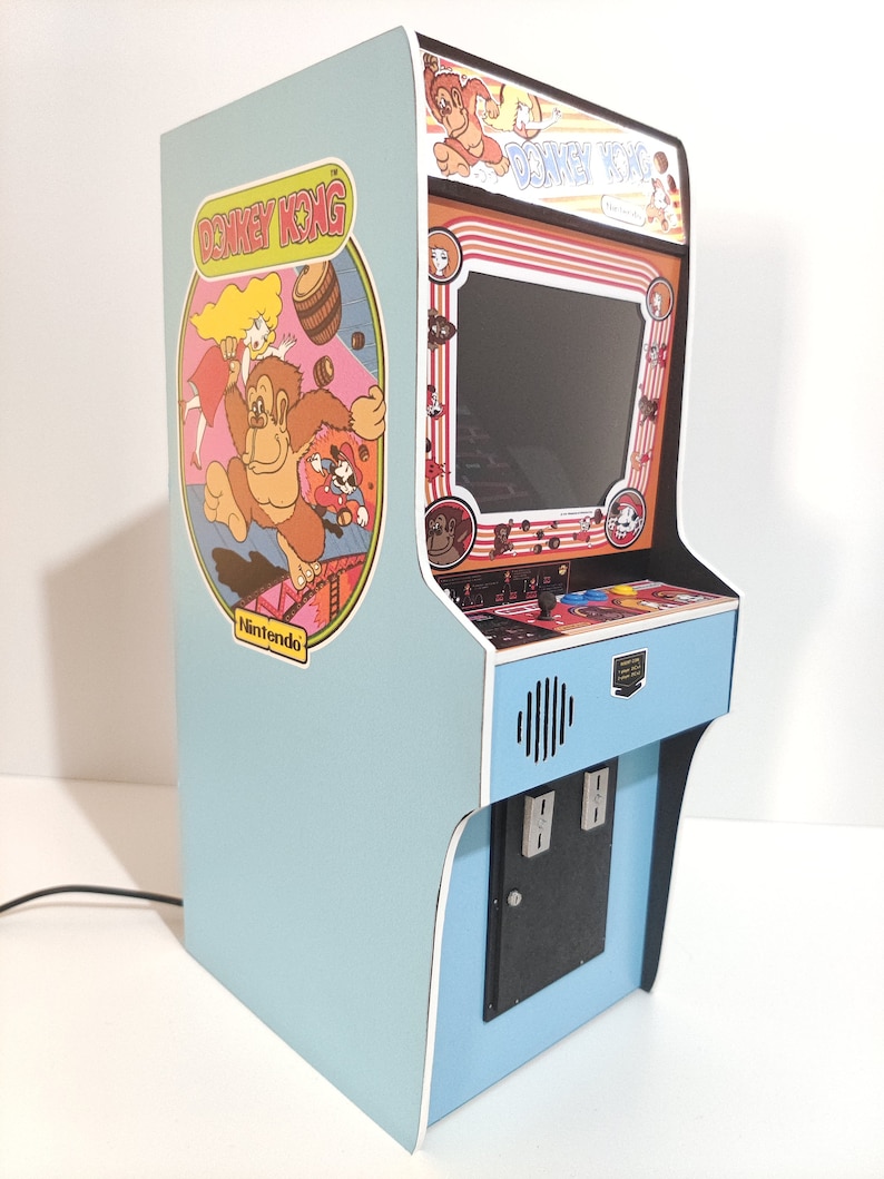 Miniature arcade machine, Donkey Kong game, 1/6 scale Playscale, New Wave Toys image 2