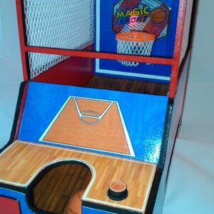 Dollhouse miniature working basketball shooting machine, with sound and lights, 1/12 scale image 4