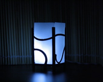 Moderne kleine Led Kaltweiß Lampe, 1/12 Miniatur für Puppenhaus und Diorama