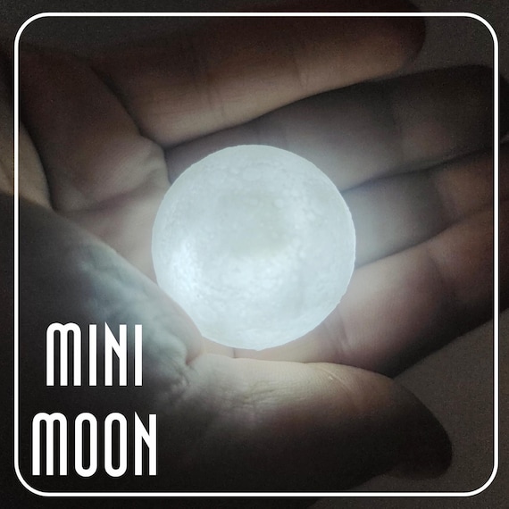 Mini moon lamp. Battery powered. For scale models, miniatures and decoration.