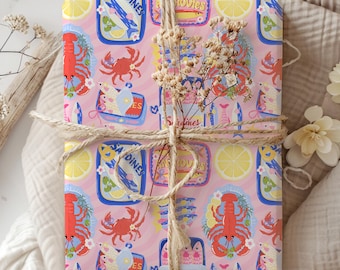 Carta da regalo retrò con motivo a scatolette di sardine, carta da regalo colorata con pesci in scatola, carta per amanti del cibo mediterraneo, carta da regalo per cene a tema costiero, carta da regalo originale
