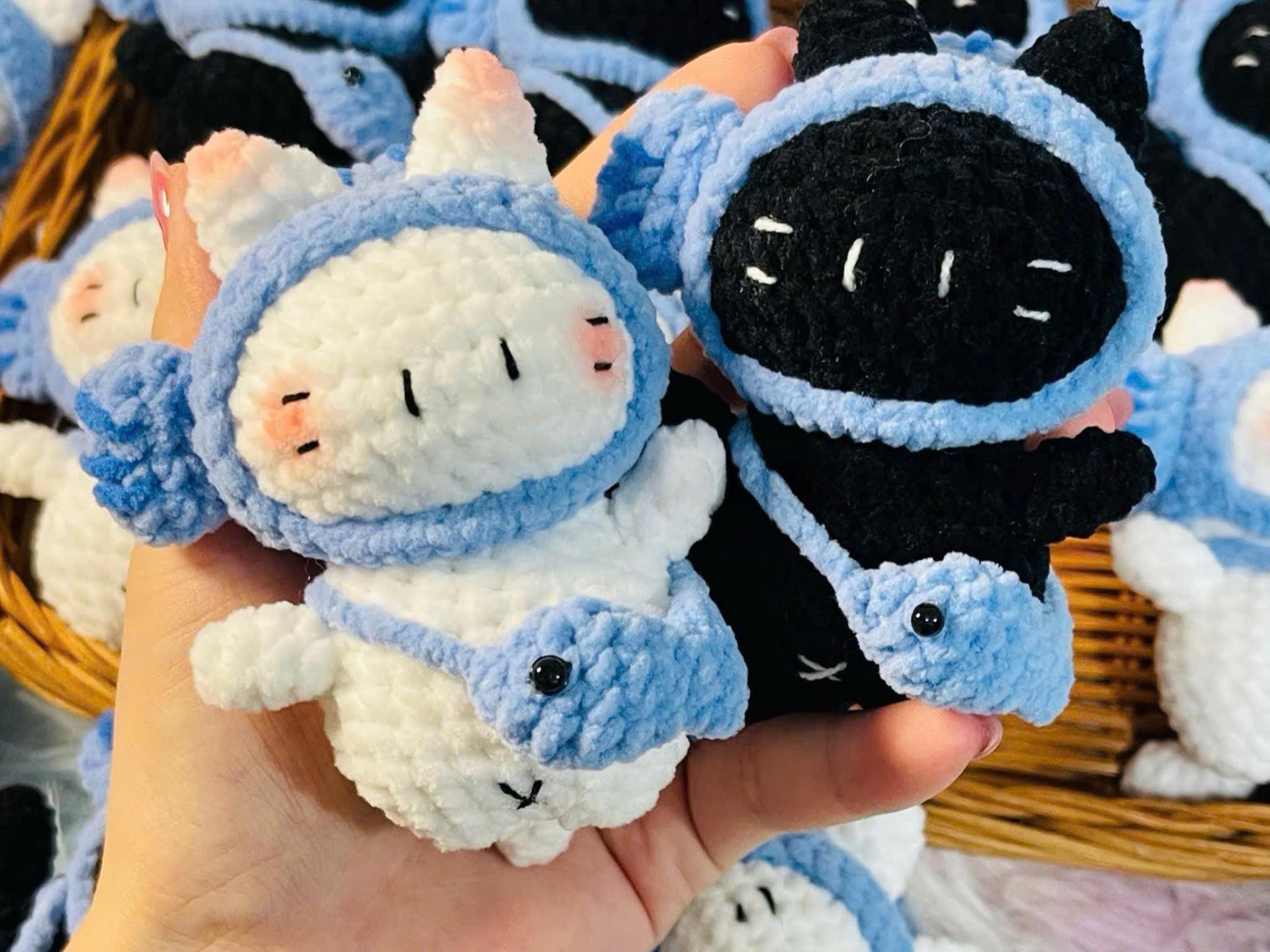 かぎ針編みのかわいい猫のキーホルダー、手作りのミニかぎ針編みの