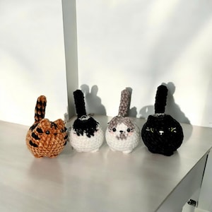 Custom Crochet Cute Cat Keychain, Handmade Mini Crochet Amigurumi Cat Keychain, Cute Keyring, Crochet Cat Stuffed Animal, Cute Gifts