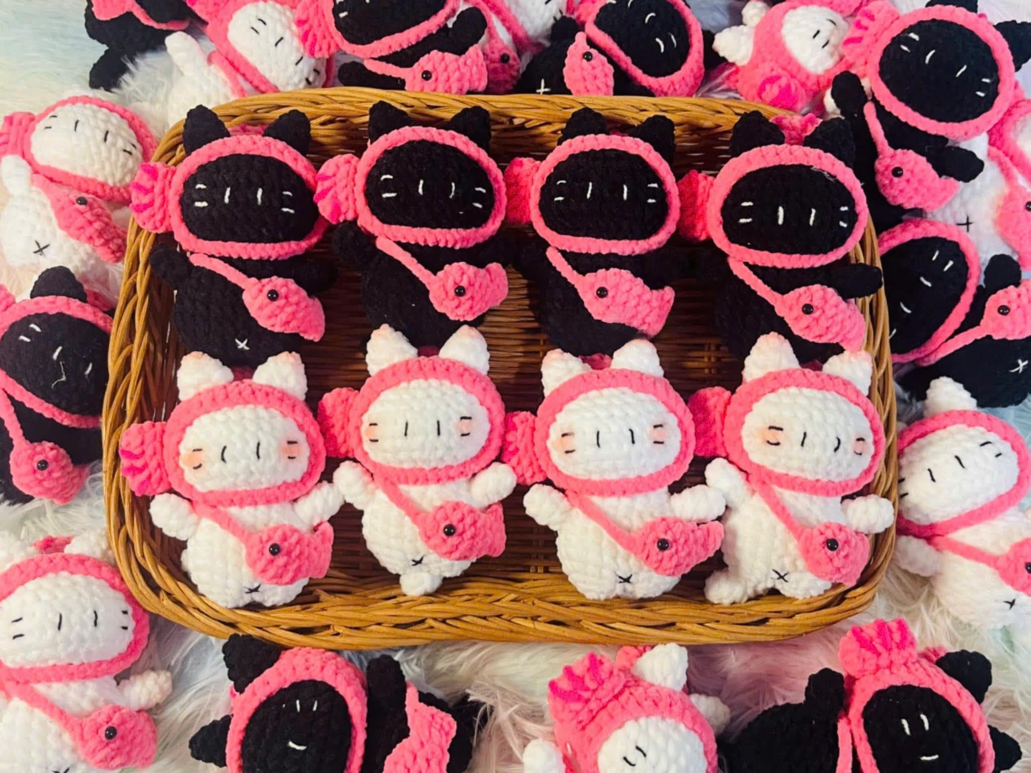 かぎ針編みのかわいい猫のキーホルダー、手作りのミニかぎ針編みの
