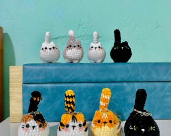 Lindo llavero de gato de crochet, mini llavero de gato amigurumi de crochet hecho a mano, llavero con accesorio de gato, lindo llavero, lindos regalos para amantes de los gatos
