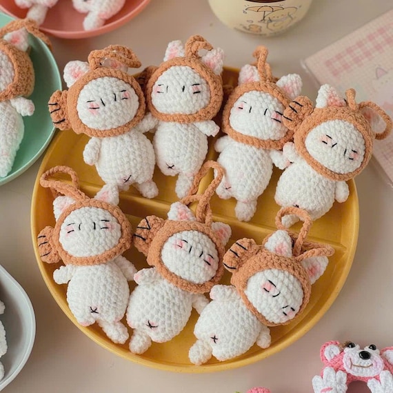 かぎ針編みのかわいい猫のキーホルダー、手作りのミニかぎ針編みの