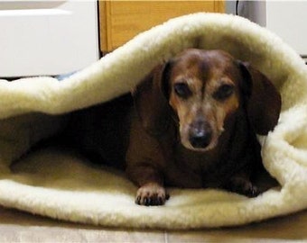 Medium Sleeping Bag For That Pet That Loves To Burrow (pets 12-22 pounds) Doodlebug Duds