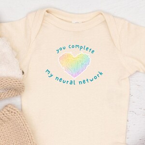 テクノロジー好きのための「君が僕のニューラルネットワークを完成させる」ベビーボディスーツ｜AI/MLオタク系新生児ギフト