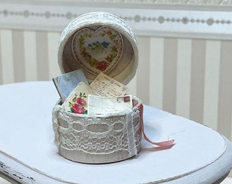 Miniature 1/12 Vintage Victorian Ladies Hearts & Swans Lace Memory Box
