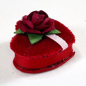 1/12 Scale Miniature Red Velvet Valentine Box image 2