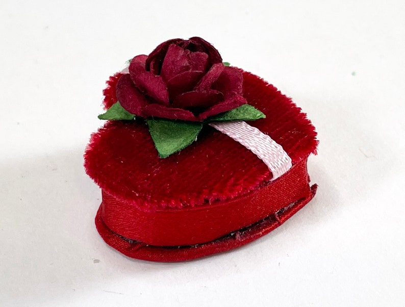 1/12 Scale Miniature Red Velvet Valentine Box image 2