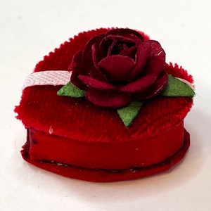 1/12 Scale Miniature Red Velvet Valentine Box image 3