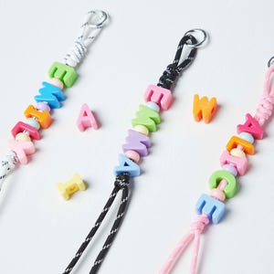 Taschenanhänger Namensschild Bunte Acryl Brief Seil Taschenanhänger Individuelle Taschenanhänger personalisierte Taschenanhänger Geschenk für Kinder Jungen Taschenanhänger Mädchen Taschenanhänger