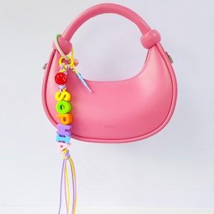 Dije de bolso personalizado con cadena con nombre y letras acrílicas personalizadas (colores aleatorios), dije para bolso, accesorio para bolso, dije para mochila, regalo personalizado