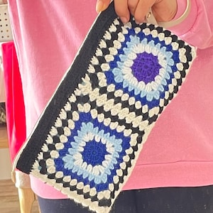 Bolso de mano cuadrado de abuela - Bolso de crochet hecho a mano - Bolso de mano con cremallera en negro, beige y azul - Bolso de mano estilo boho - Bolso de crochet pequeño