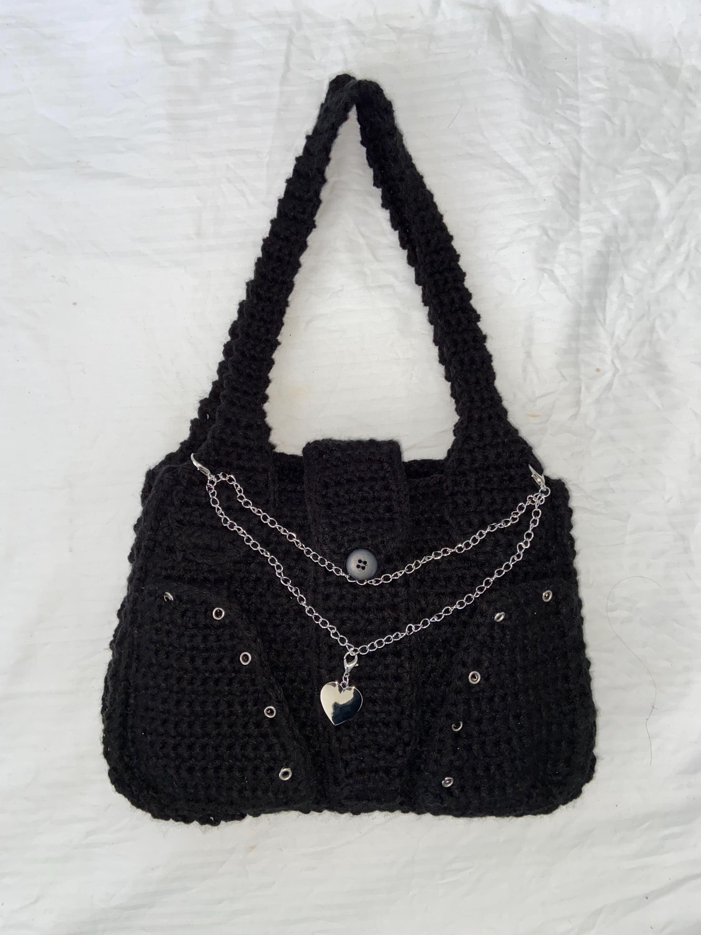 PATTERN: Crochet Y2K Heartlock Shoulder Bag // Punk Goth Hobo