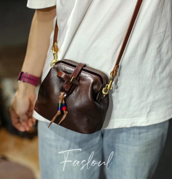 Vintage Leather Doctor Bag – Retro Beaded Clasp, Handmade Cowhide Purse, Small Crossbody & Clutch, Kiss Lock Handbag, Anniversary Gift