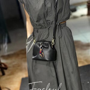 Vintage Leather Doctor Bag – Retro Beaded Clasp, Handmade Cowhide Purse, Small Crossbody & Clutch, Kiss Lock Handbag, Anniversary Gift